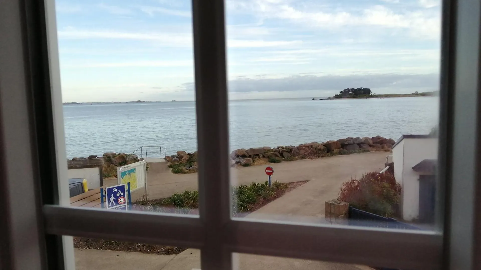 Abord- Vue Sur Mer, Baie De Morlaix, Grande Maison, Ecole De Voile A 100M Plougasnou France
